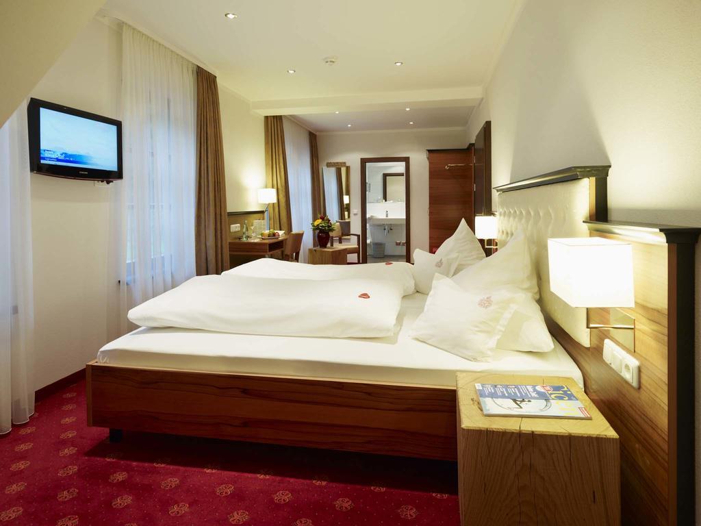 Naturhotel Ruegers Forstgut เมสเพลบรุนน์ ภายนอก รูปภาพ